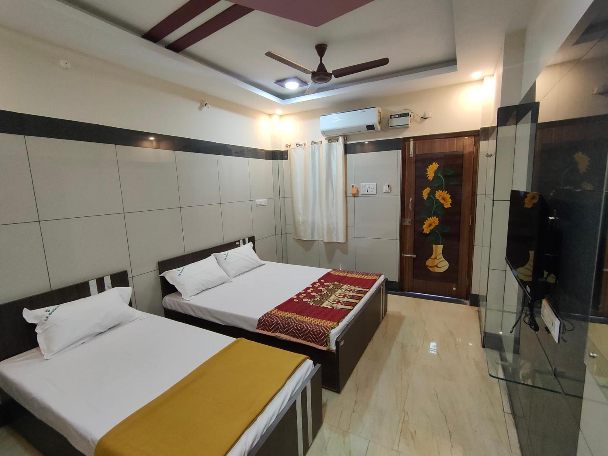 Sar Raj S R Residency Bed & Breakfast Vellore Room photo